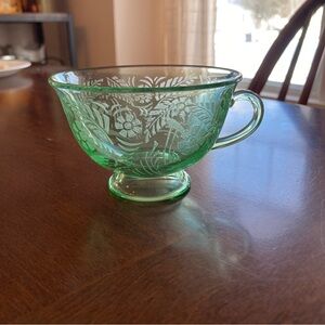 Etched uranium glass teacup